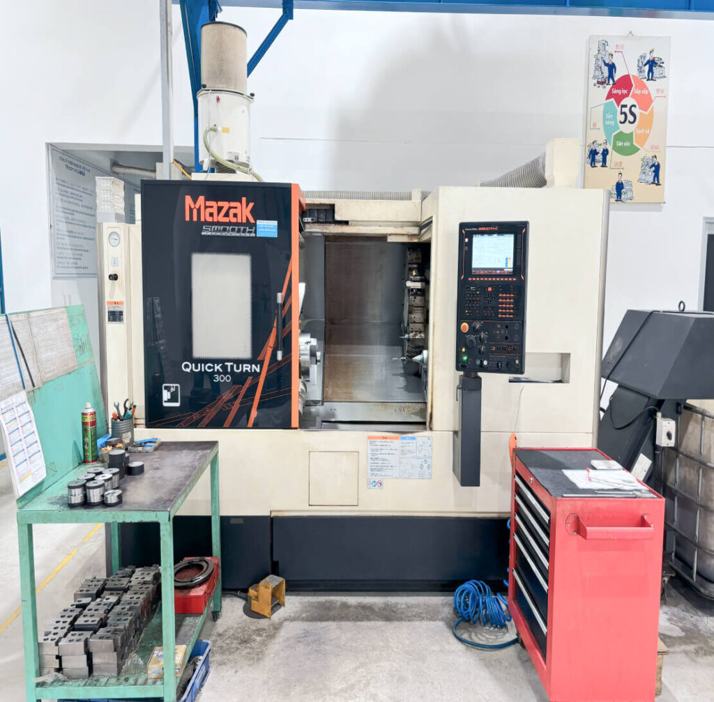 Máy tiện NC gia công linh kiện có đường kính 420mm và chiều dài 662mm.